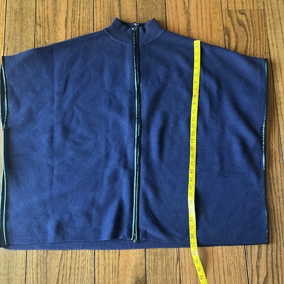 Chicos Zip Front Ruana - Picture 12 of 13